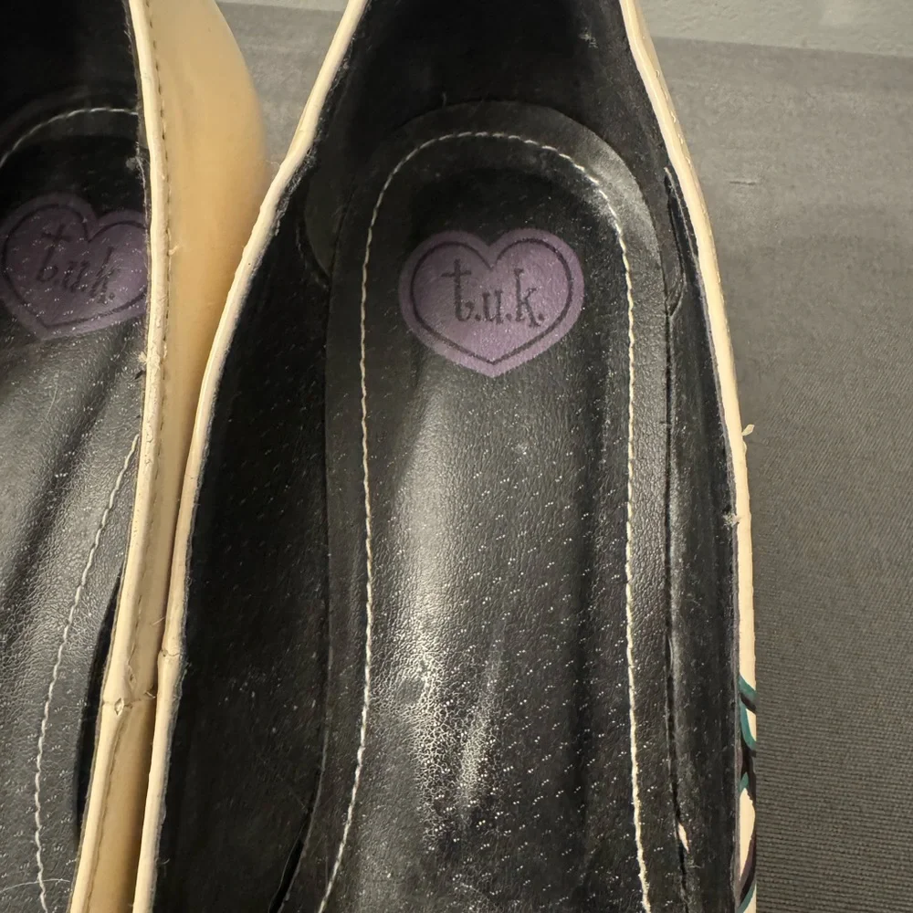 T.U.K Cream, Teal Purple Peacock Heels- Size 8 - Picture 3 of 4